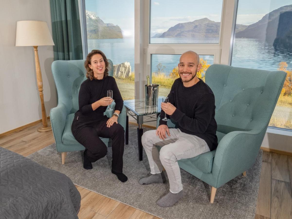 Arctic Panorama Lodge Uløybukta Екстериор снимка